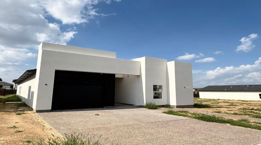 5510 Raven Dr., LAREDO, Texas 78046-0000, 3 Bedrooms Bedrooms, 4 Rooms Rooms,2 BathroomsBathrooms,Residential,For Sale,5510 Raven Dr.,20252947