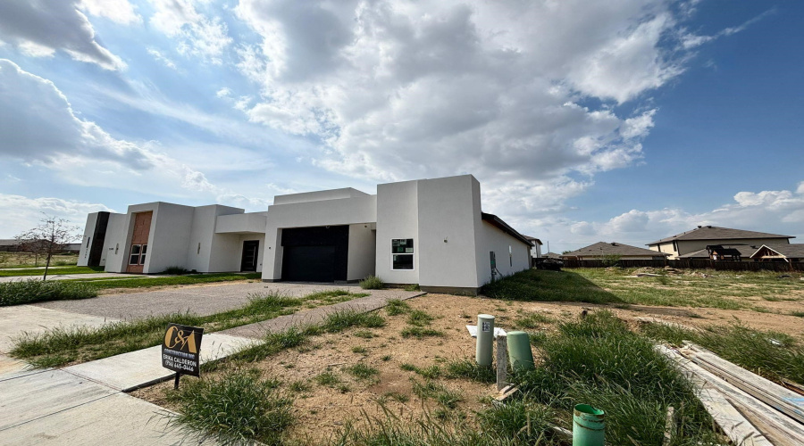 5510 Raven Dr., LAREDO, Texas 78046-0000, 3 Bedrooms Bedrooms, 4 Rooms Rooms,2 BathroomsBathrooms,Residential,For Sale,5510 Raven Dr.,20252947