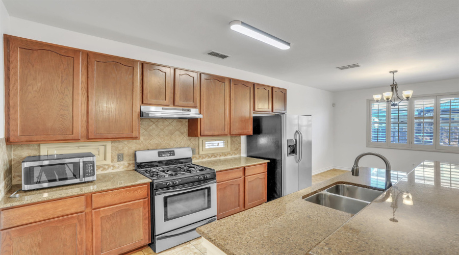 9813 Sandhill Dr, Laredo, Texas 78045, 3 Bedrooms Bedrooms, 6 Rooms Rooms,2 BathroomsBathrooms,Residential,For Sale,9813 Sandhill Dr,20254832