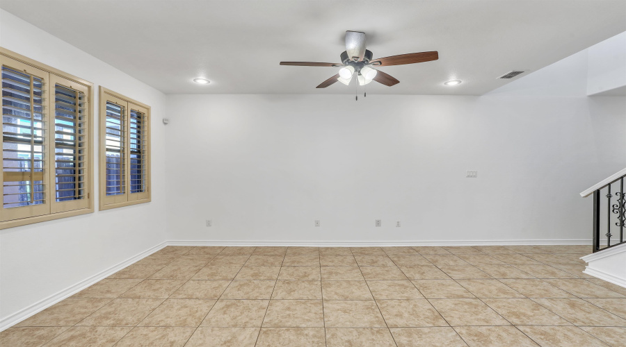 9813 Sandhill Dr, Laredo, Texas 78045, 3 Bedrooms Bedrooms, 6 Rooms Rooms,2 BathroomsBathrooms,Residential,For Sale,9813 Sandhill Dr,20254832