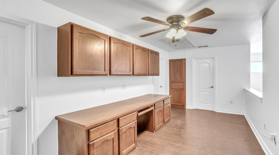 9813 Sandhill Dr, Laredo, Texas 78045, 3 Bedrooms Bedrooms, 6 Rooms Rooms,2 BathroomsBathrooms,Residential,For Sale,9813 Sandhill Dr,20254832