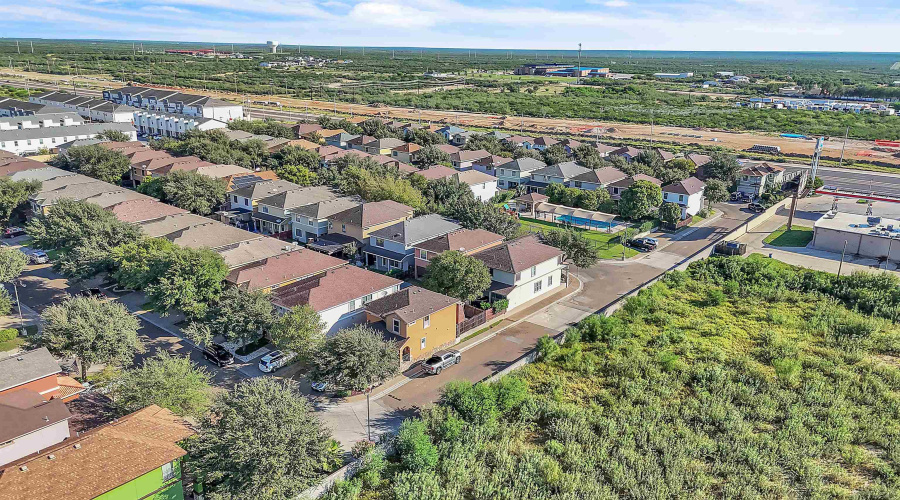 9813 Sandhill Dr, Laredo, Texas 78045, 3 Bedrooms Bedrooms, 6 Rooms Rooms,2 BathroomsBathrooms,Residential,For Sale,9813 Sandhill Dr,20254832