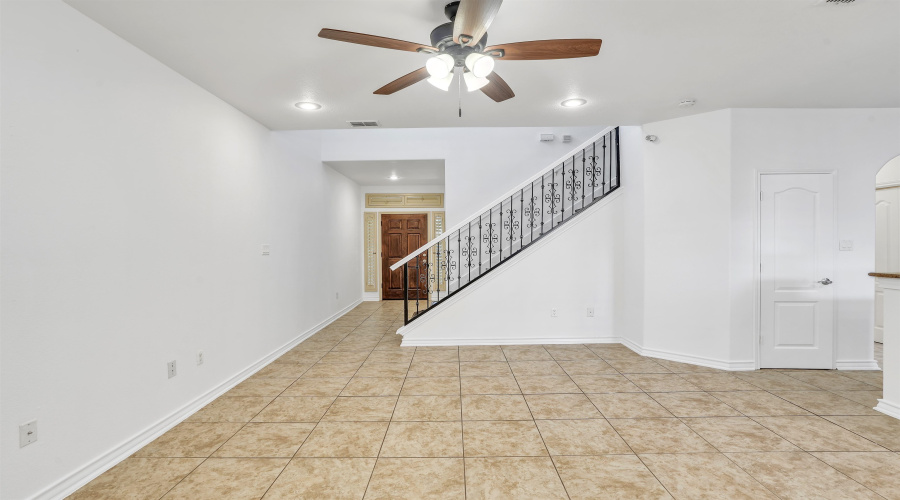 9813 Sandhill Dr, Laredo, Texas 78045, 3 Bedrooms Bedrooms, 6 Rooms Rooms,2 BathroomsBathrooms,Residential,For Rent,9813 Sandhill Dr,20254835