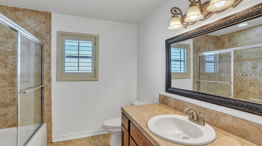 9813 Sandhill Dr, Laredo, Texas 78045, 3 Bedrooms Bedrooms, 6 Rooms Rooms,2 BathroomsBathrooms,Residential,For Rent,9813 Sandhill Dr,20254835