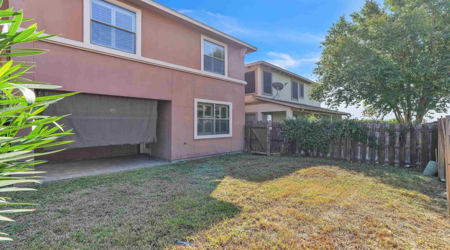 9813 Sandhill Dr, Laredo, Texas 78045, 3 Bedrooms Bedrooms, 6 Rooms Rooms,2 BathroomsBathrooms,Residential,For Rent,9813 Sandhill Dr,20254835