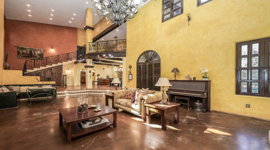 1420 Mier St, Laredo, Texas 78040-8730, 4 Bedrooms Bedrooms, 7 Rooms Rooms,5 BathroomsBathrooms,Residential,For Sale,1420 Mier St,20251995