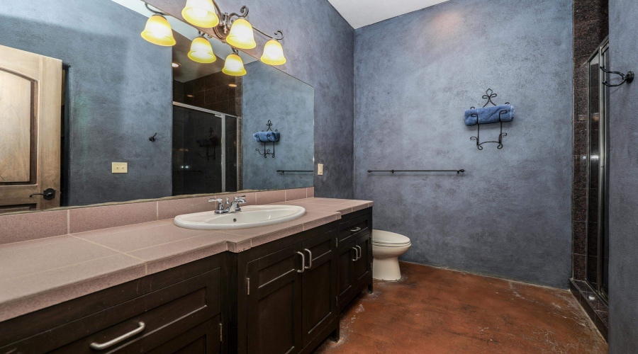 1420 Mier St, Laredo, Texas 78040-8730, 4 Bedrooms Bedrooms, 7 Rooms Rooms,5 BathroomsBathrooms,Residential,For Sale,1420 Mier St,20251995