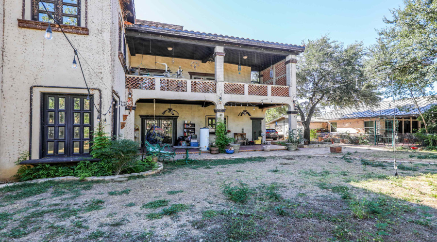 1420 Mier St, Laredo, Texas 78040-8730, 4 Bedrooms Bedrooms, 7 Rooms Rooms,5 BathroomsBathrooms,Residential,For Sale,1420 Mier St,20251995