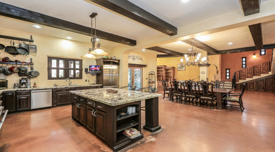 1420 Mier St, Laredo, Texas 78040-8730, 4 Bedrooms Bedrooms, 7 Rooms Rooms,5 BathroomsBathrooms,Residential,For Sale,1420 Mier St,20251995