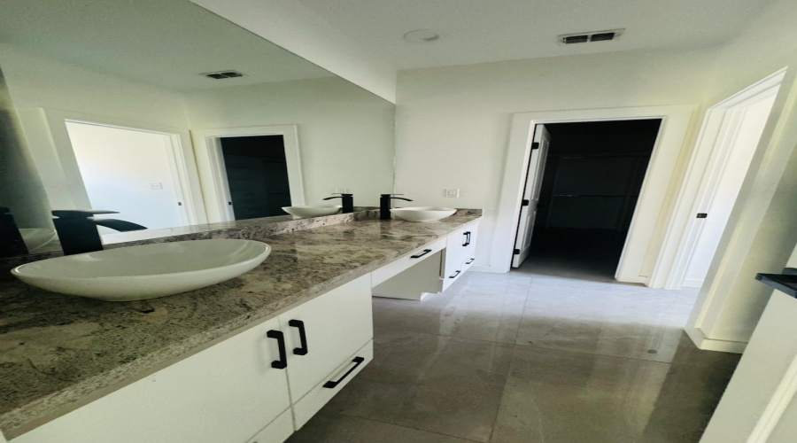 420 Placido Dr, LAREDO, Texas 78045, 4 Bedrooms Bedrooms, 6 Rooms Rooms,2 BathroomsBathrooms,Residential,For Rent,420 Placido Dr,20254836