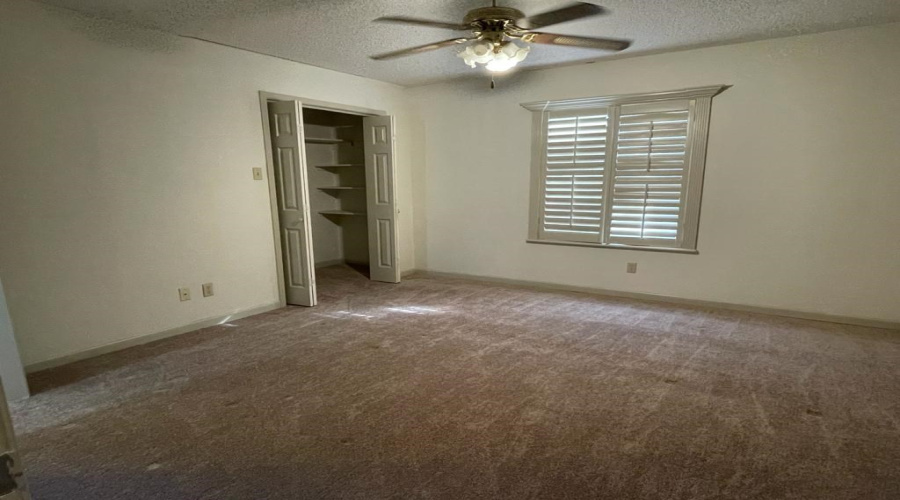 262 W Calton Rd, Laredo, Texas 78041, 2 Bedrooms Bedrooms, 6 Rooms Rooms,2 BathroomsBathrooms,Residential,For Rent,262 W Calton Rd,20254837