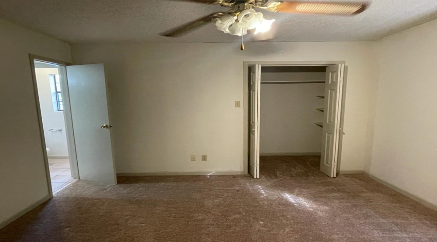 262 W Calton Rd, Laredo, Texas 78041, 2 Bedrooms Bedrooms, 6 Rooms Rooms,2 BathroomsBathrooms,Residential,For Rent,262 W Calton Rd,20254837