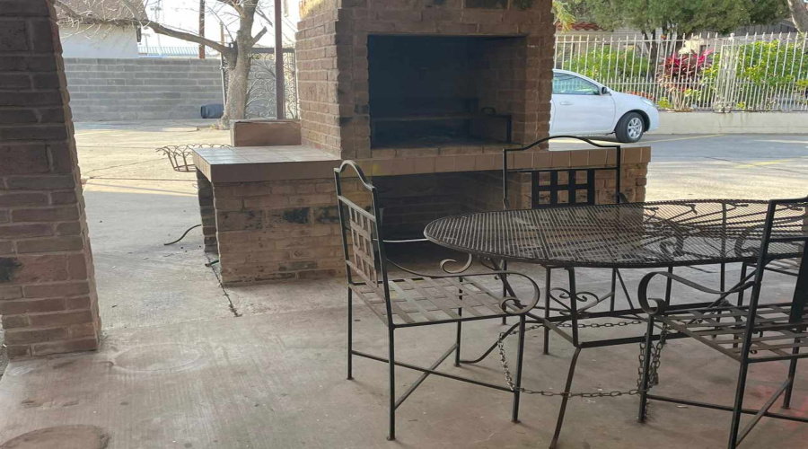 262 W Calton Rd, Laredo, Texas 78041, 2 Bedrooms Bedrooms, 6 Rooms Rooms,2 BathroomsBathrooms,Residential,For Rent,262 W Calton Rd,20254837