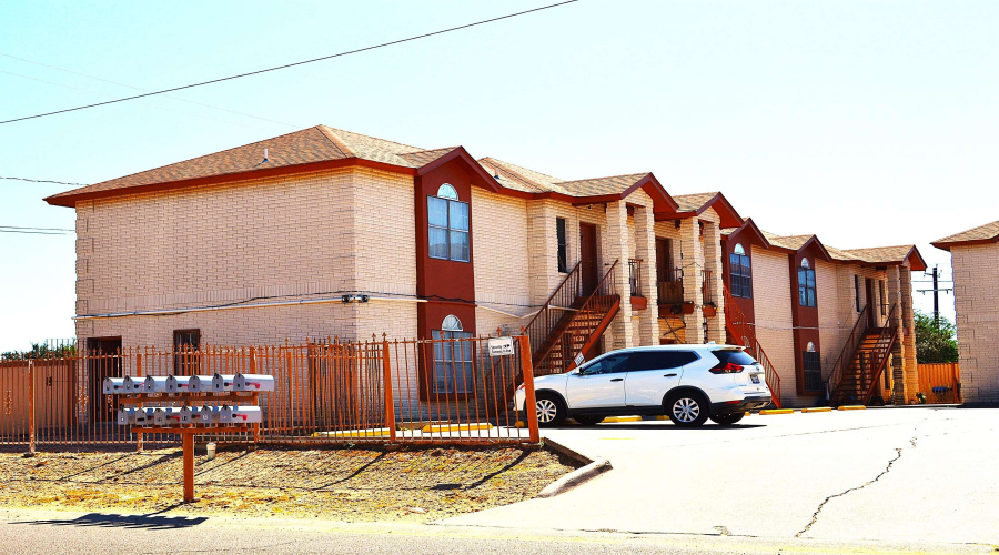 1719 Willow St, Laredo, Texas 78043, ,Multi-family,For Sale,1719 Willow St,20254840