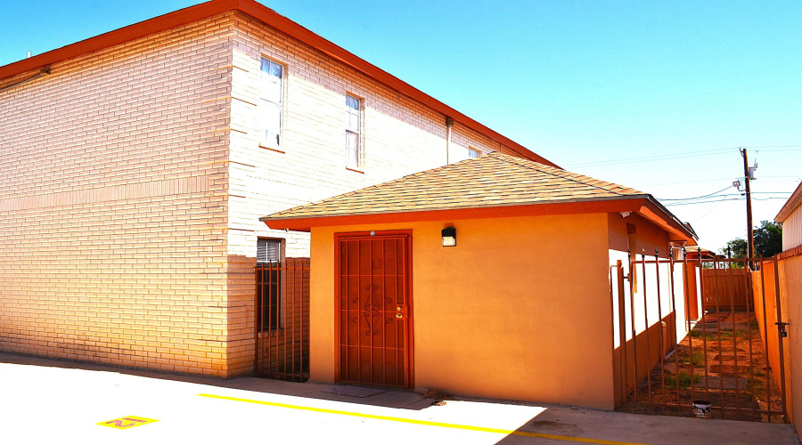 1719 Willow St, Laredo, Texas 78043, ,Multi-family,For Sale,1719 Willow St,20254840