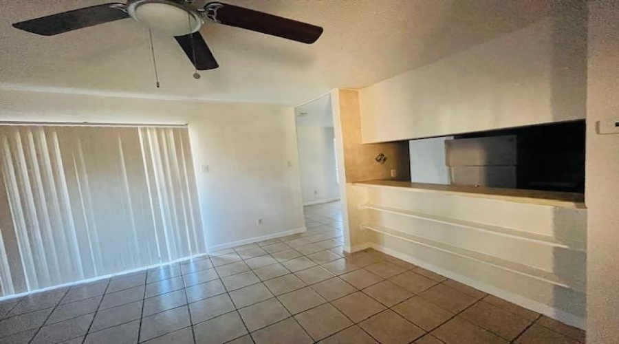 100 E Aurora St, Laredo, Texas 78041, 1 Bedroom Bedrooms, 4 Rooms Rooms,1 BathroomBathrooms,Residential,For Sale,100 E Aurora St,20254843