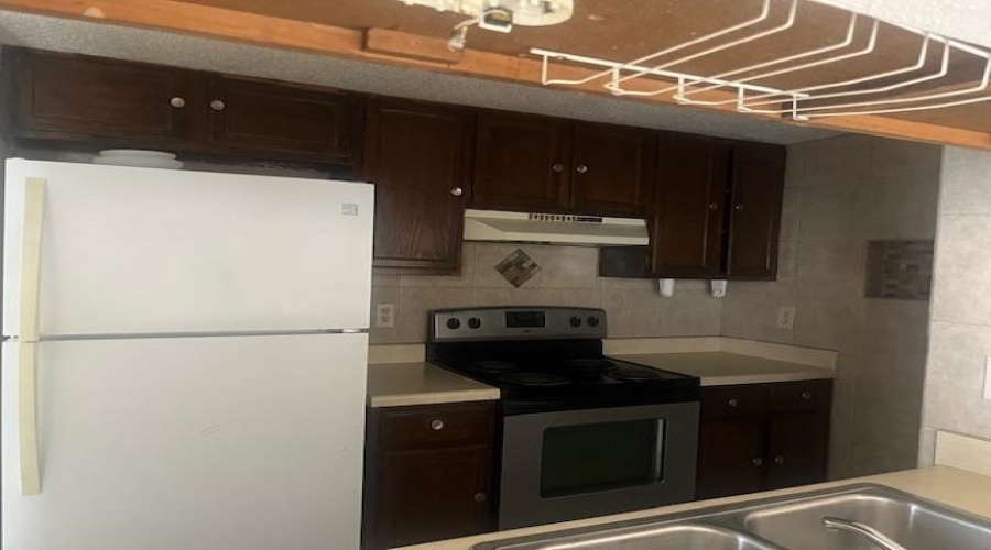 100 E Aurora St, Laredo, Texas 78041, 1 Bedroom Bedrooms, 4 Rooms Rooms,1 BathroomBathrooms,Residential,For Sale,100 E Aurora St,20254843