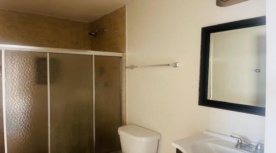 100 E Aurora St, Laredo, Texas 78041, 1 Bedroom Bedrooms, 4 Rooms Rooms,1 BathroomBathrooms,Residential,For Sale,100 E Aurora St,20254843