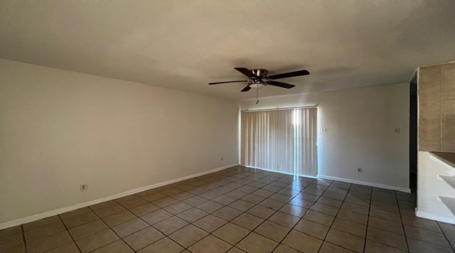 100 E Aurora St, Laredo, Texas 78041, 1 Bedroom Bedrooms, 4 Rooms Rooms,1 BathroomBathrooms,Residential,For Sale,100 E Aurora St,20254843