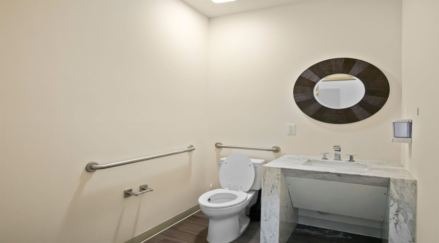 7010 Rocio Dr, Laredo, Texas 78041, 1 Room Rooms,1 BathroomBathrooms,Commercial retail/office,For Rent,7010 Rocio Dr,20253984