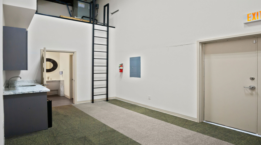 7010 Rocio Dr, Laredo, Texas 78041, 1 Room Rooms,1 BathroomBathrooms,Commercial retail/office,For Rent,7010 Rocio Dr,20253984