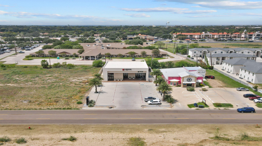 7010 Rocio Dr, Laredo, Texas 78041, 1 Room Rooms,1 BathroomBathrooms,Commercial retail/office,For Rent,7010 Rocio Dr,20253984