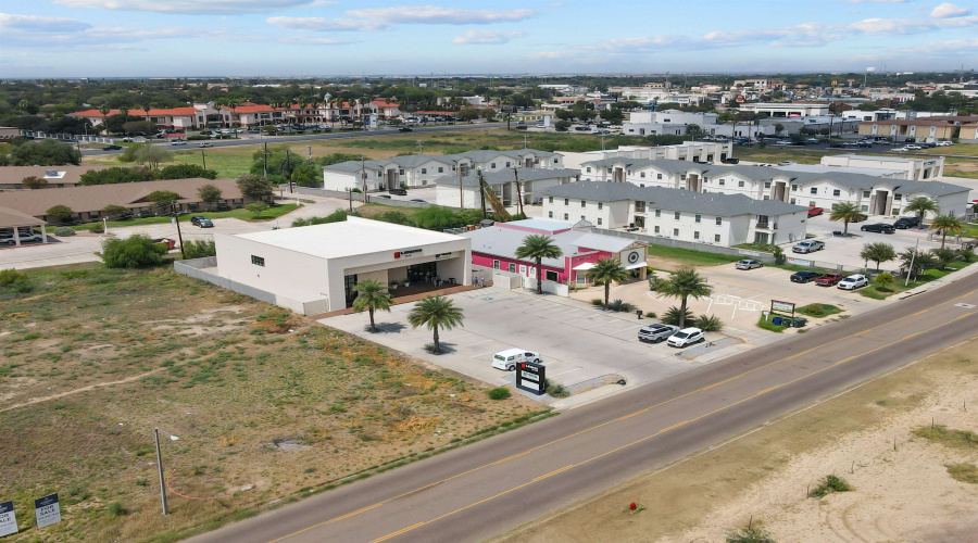 7010 Rocio Dr, Laredo, Texas 78041, 1 Room Rooms,1 BathroomBathrooms,Commercial retail/office,For Rent,7010 Rocio Dr,20253984