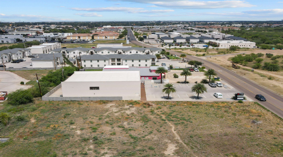 7010 Rocio Dr, Laredo, Texas 78041, 1 Room Rooms,1 BathroomBathrooms,Commercial retail/office,For Rent,7010 Rocio Dr,20253984