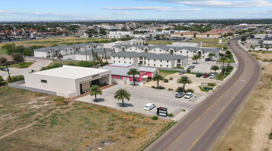 7010 Rocio Dr, Laredo, Texas 78041, 1 Room Rooms,1 BathroomBathrooms,Commercial retail/office,For Rent,7010 Rocio Dr,20253984