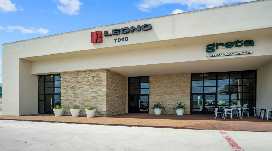 7010 Rocio Dr, Laredo, Texas 78041, 1 Room Rooms,1 BathroomBathrooms,Commercial retail/office,For Rent,7010 Rocio Dr,20253984