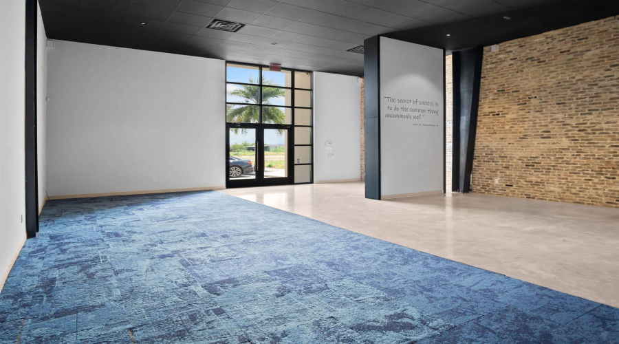 7010 Rocio Dr, Laredo, Texas 78041, 1 Room Rooms,1 BathroomBathrooms,Commercial retail/office,For Rent,7010 Rocio Dr,20253984