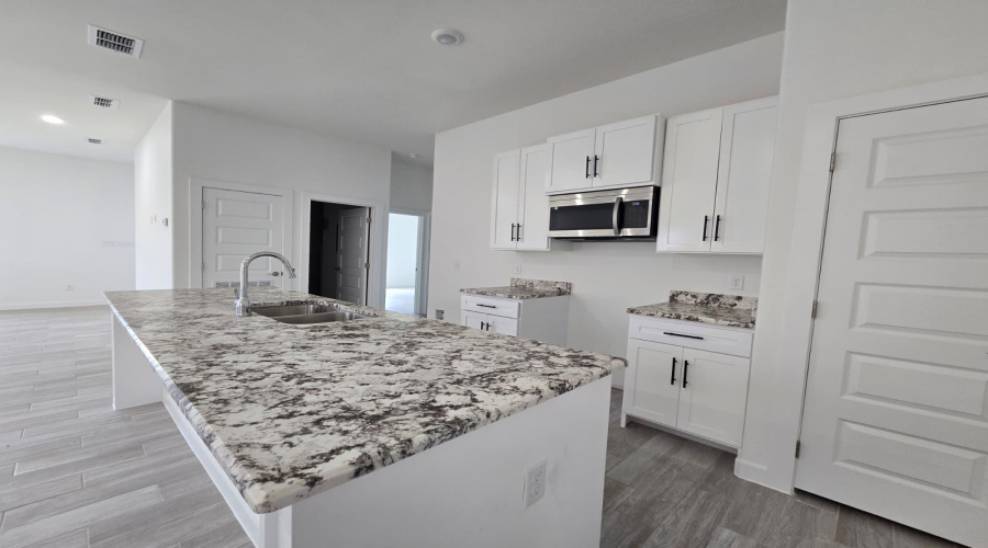 1612 Cordova Dr., Laredo, Texas 78046, 3 Bedrooms Bedrooms, 5 Rooms Rooms,2 BathroomsBathrooms,Residential,For Rent,1612 Cordova Dr.,20254847