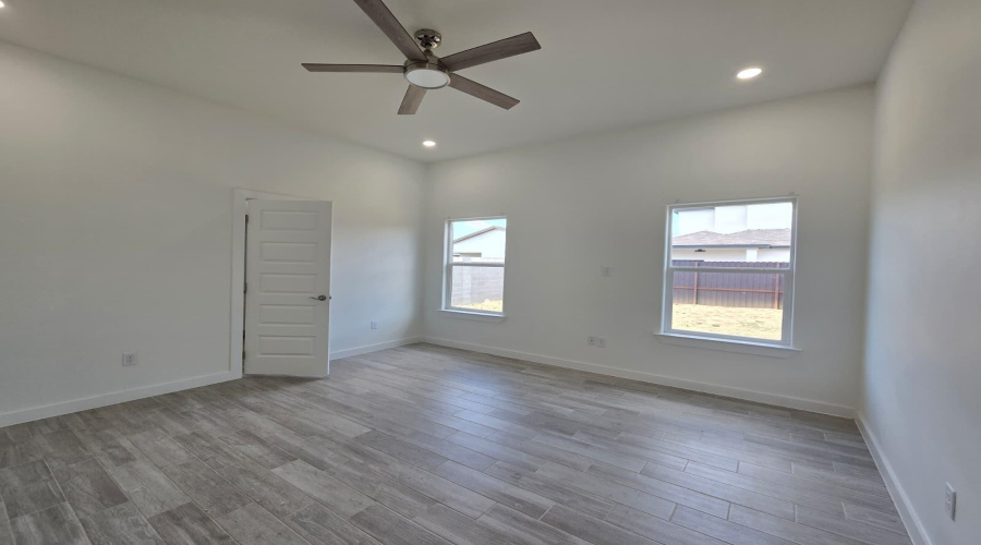 1612 Cordova Dr., Laredo, Texas 78046, 3 Bedrooms Bedrooms, 5 Rooms Rooms,2 BathroomsBathrooms,Residential,For Rent,1612 Cordova Dr.,20254847