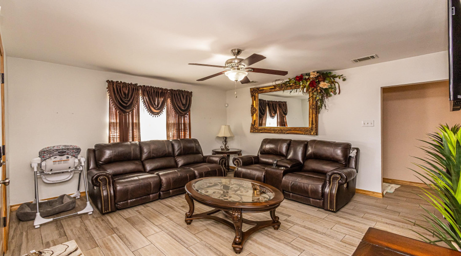 9618 Mallard Lp, Laredo, Texas 78045, 3 Bedrooms Bedrooms, 6 Rooms Rooms,2 BathroomsBathrooms,Residential,For Rent,9618 Mallard Lp,20254848