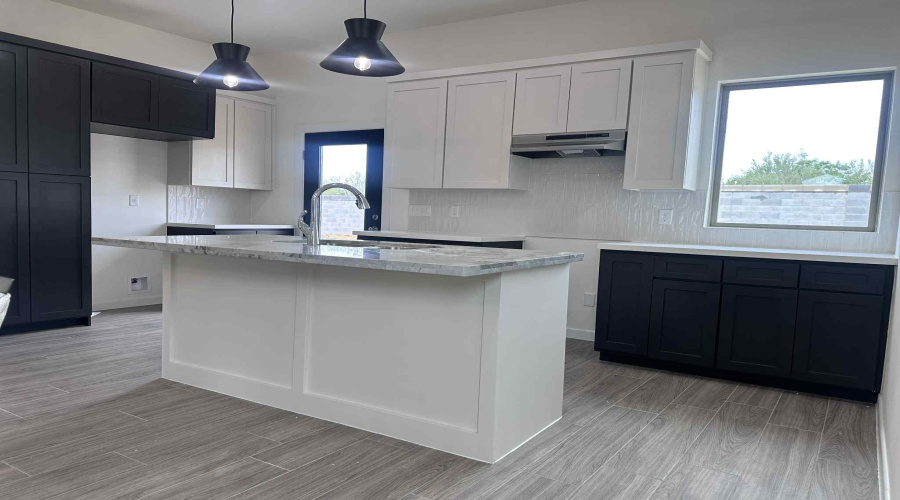 123 Faith Dr., Laredo, Texas 78043, 4 Bedrooms Bedrooms, 6 Rooms Rooms,2 BathroomsBathrooms,Residential,For Sale,123 Faith Dr.,20254850