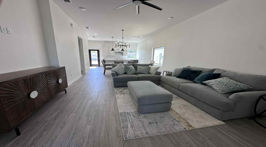 123 Faith Dr., Laredo, Texas 78043, 4 Bedrooms Bedrooms, 6 Rooms Rooms,2 BathroomsBathrooms,Residential,For Sale,123 Faith Dr.,20254850