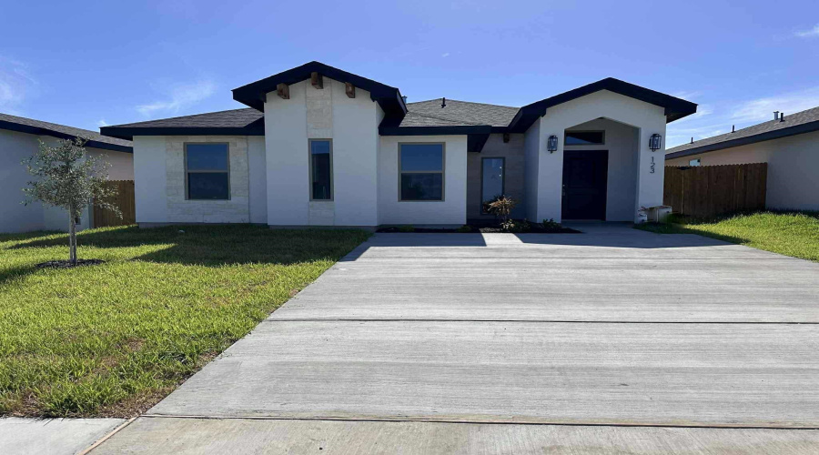 123 Faith Dr., Laredo, Texas 78043, 4 Bedrooms Bedrooms, 6 Rooms Rooms,2 BathroomsBathrooms,Residential,For Sale,123 Faith Dr.,20254850