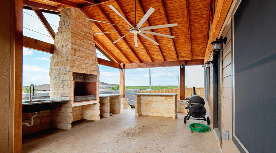 5618 Lonestar, Laredo, Texas 78046, 3 Bedrooms Bedrooms, 6 Rooms Rooms,2 BathroomsBathrooms,Residential,For Sale,5618 Lonestar,20254851