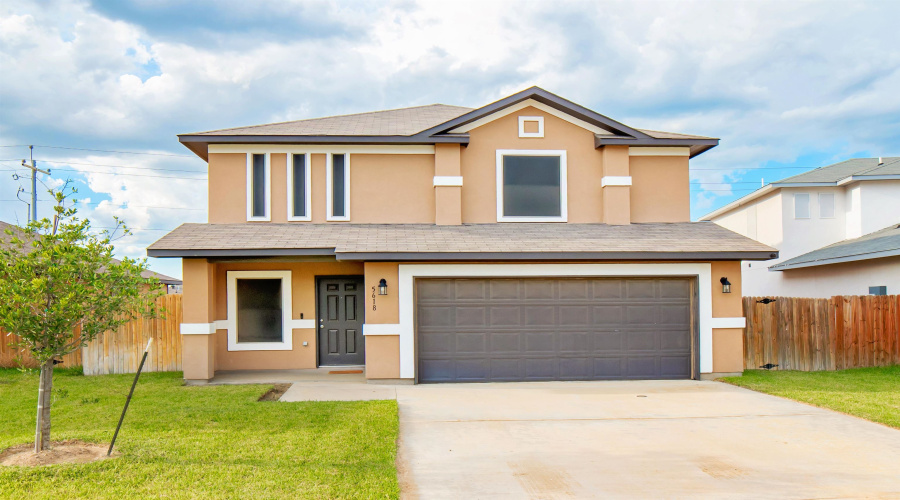 5618 Lonestar, Laredo, Texas 78046, 3 Bedrooms Bedrooms, 6 Rooms Rooms,2 BathroomsBathrooms,Residential,For Sale,5618 Lonestar,20254851