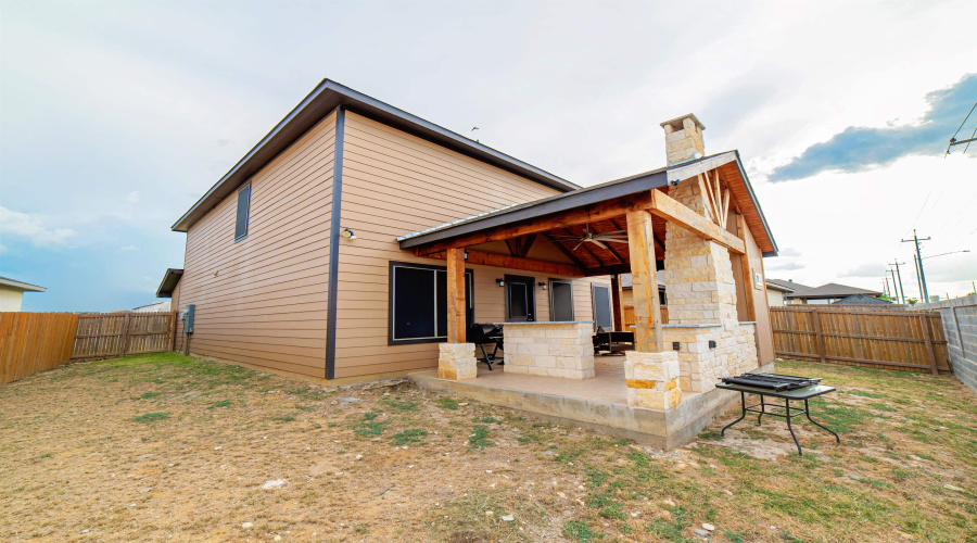 5618 Lonestar, Laredo, Texas 78046, 3 Bedrooms Bedrooms, 6 Rooms Rooms,2 BathroomsBathrooms,Residential,For Sale,5618 Lonestar,20254851