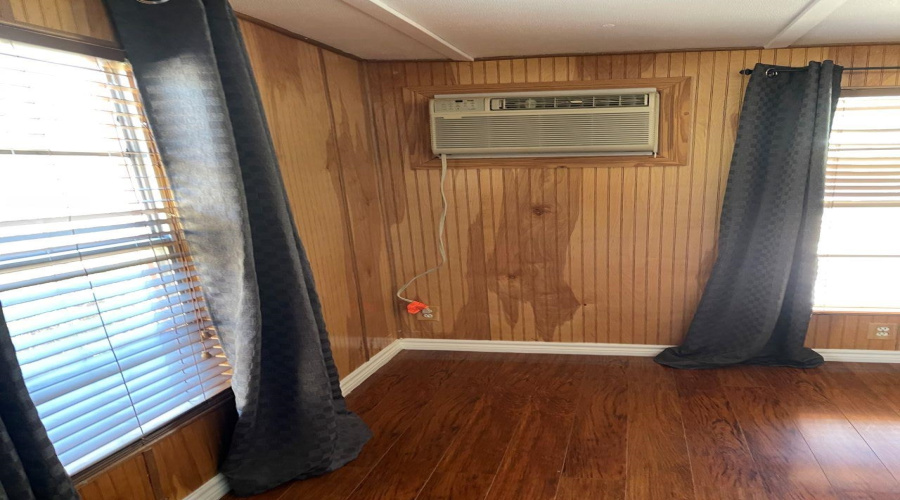 307 Muller Memorial Blvd, Laredo, Texas 78045, 2 Bedrooms Bedrooms, 4 Rooms Rooms,1 BathroomBathrooms,Residential,For Rent,307 Muller Memorial Blvd,20254852