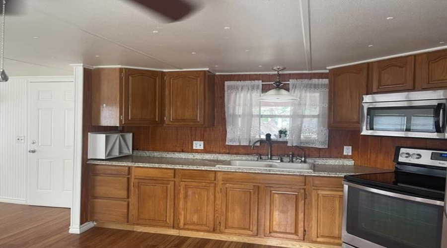 307 Muller Memorial Blvd, Laredo, Texas 78045, 2 Bedrooms Bedrooms, 4 Rooms Rooms,1 BathroomBathrooms,Residential,For Rent,307 Muller Memorial Blvd,20254852