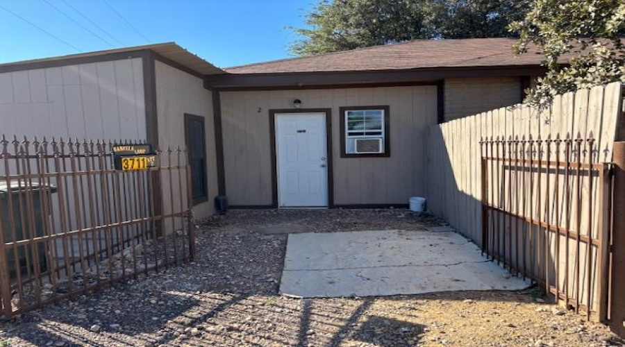 3711 Daniela Lp, Laredo, Texas 78043, 1 Bedroom Bedrooms, 2 Rooms Rooms,1 BathroomBathrooms,Residential,For Rent,3711 Daniela Lp,20254855