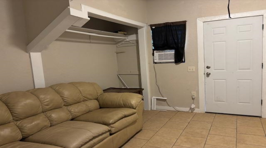 3711 Daniela Lp, Laredo, Texas 78043, 1 Bedroom Bedrooms, 2 Rooms Rooms,1 BathroomBathrooms,Residential,For Rent,3711 Daniela Lp,20254855