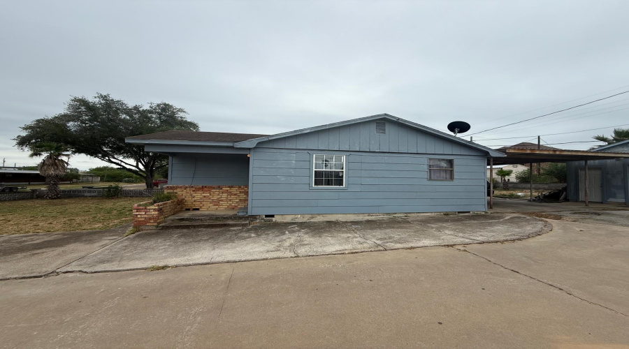 2153 Willow Cove Dr., Zapata, Texas 78076, 2 Bedrooms Bedrooms, 4 Rooms Rooms,1 BathroomBathrooms,Residential,For Sale,2153 Willow Cove Dr.,20251952