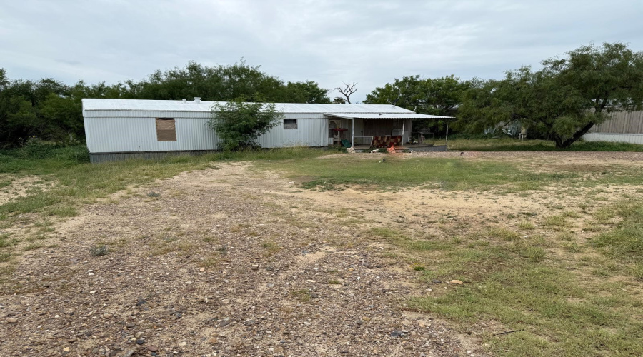 5325 Atwood Lane, Zapata, Texas 78076, 2 Bedrooms Bedrooms, 5 Rooms Rooms,2 BathroomsBathrooms,Residential,For Sale,5325 Atwood Lane,20251999