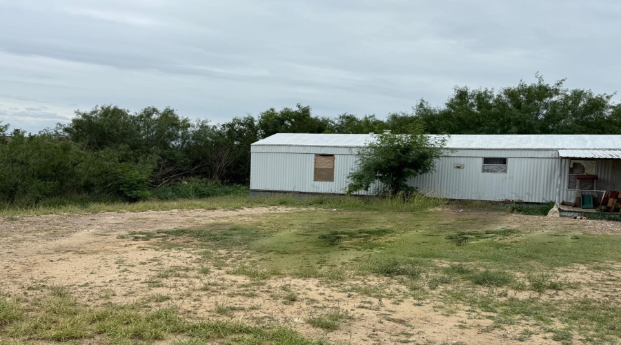 5325 Atwood Lane, Zapata, Texas 78076, 2 Bedrooms Bedrooms, 5 Rooms Rooms,2 BathroomsBathrooms,Residential,For Sale,5325 Atwood Lane,20251999