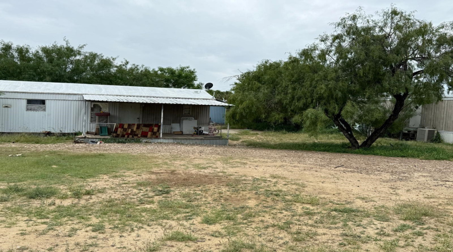 5325 Atwood Lane, Zapata, Texas 78076, 2 Bedrooms Bedrooms, 5 Rooms Rooms,2 BathroomsBathrooms,Residential,For Sale,5325 Atwood Lane,20251999