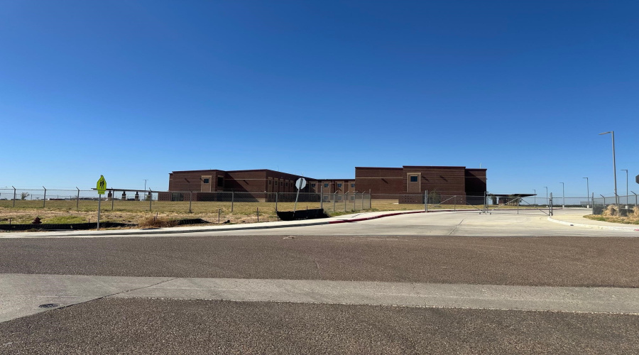 423 Peyramale Ct, Laredo, Texas 78045, 3 Bedrooms Bedrooms, 7 Rooms Rooms,2 BathroomsBathrooms,Residential,For Sale,423 Peyramale Ct,20254857