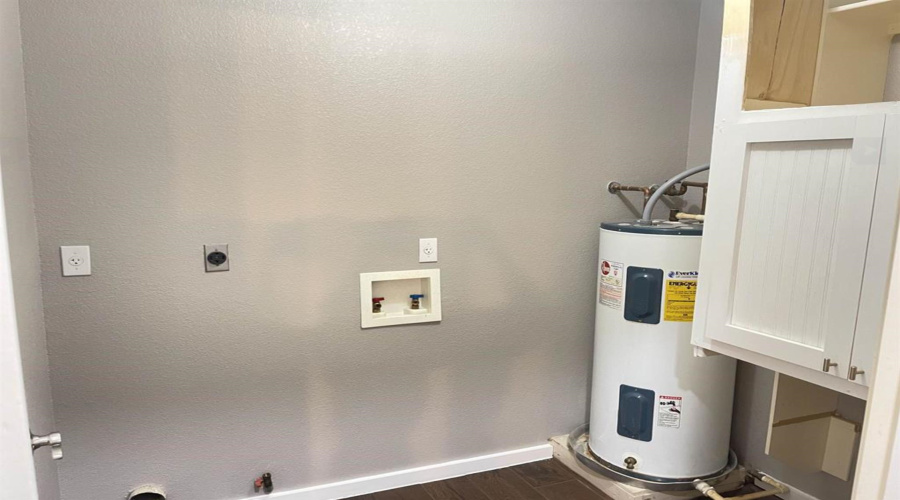 101 Jacales Ct, Laredo, Texas 78045, 3 Bedrooms Bedrooms, 5 Rooms Rooms,2 BathroomsBathrooms,Residential,For Rent,101 Jacales Ct,20254859